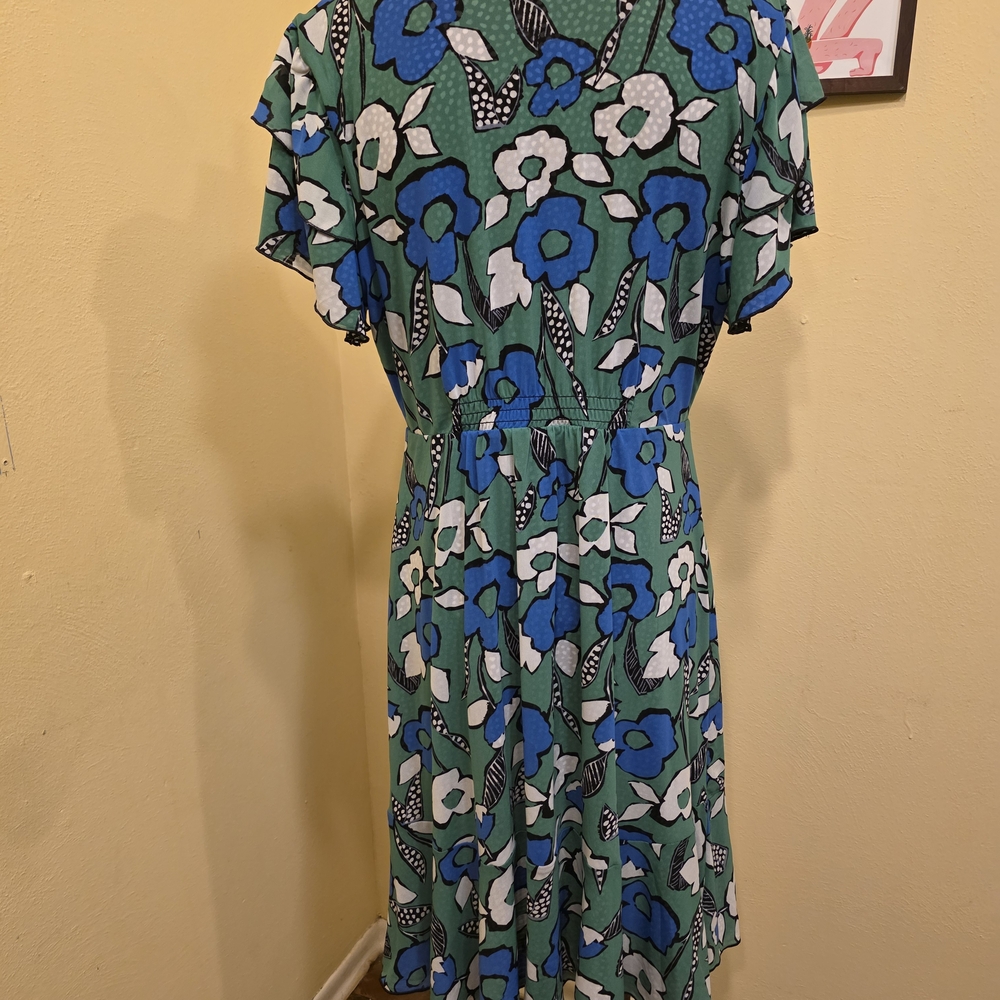 CAbi Reversible Celebrate the Dress Green Floral Black White Flowy Midi Medium - Picture 9 of 15